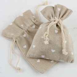 Bolsa con corazones pintados