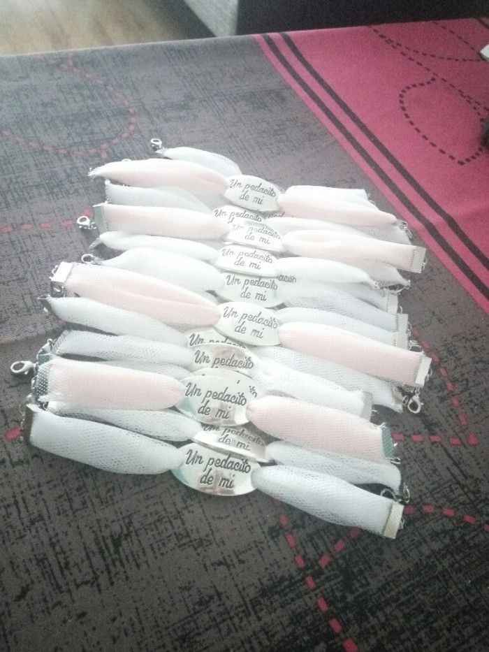 4- Pulseras con retales de tu vestido