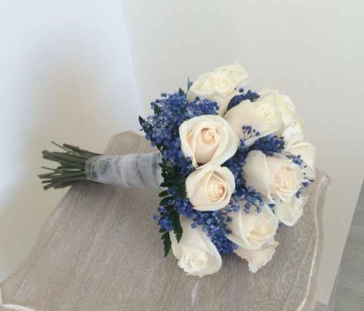 ramo azul y blanco
