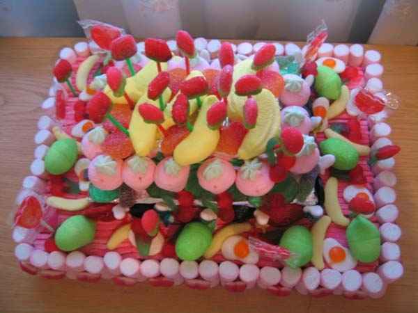 Tarta de chuches para los niños