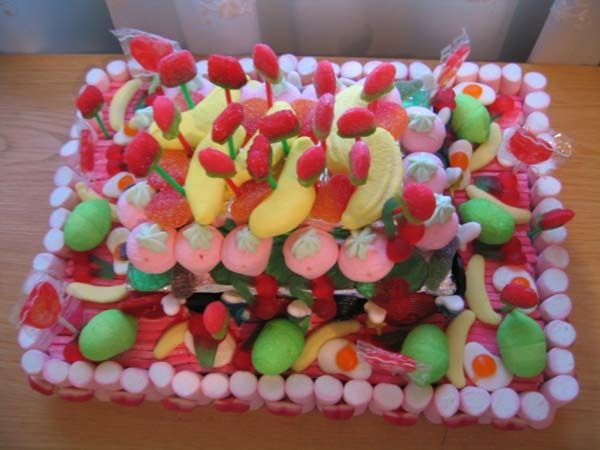Tarta de chuches para los niños
