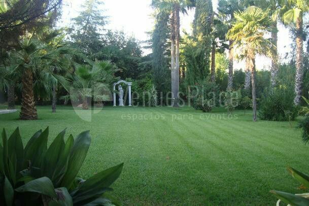 Hacienda con jardines en sevilla - 3