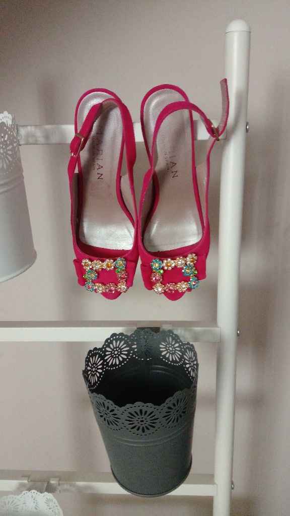 Mis zapatos sigo enamorada de ellos - 1