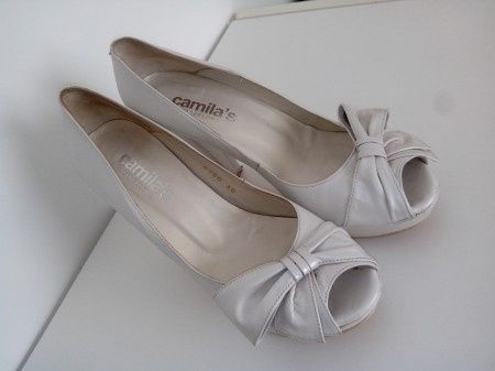 Zapato de novia con plataforma, tacón ancho y lazo