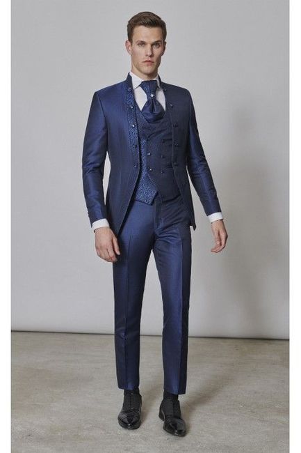 Novio de blanco y beige, ¿qué te parece esta combinación? 🤔 2