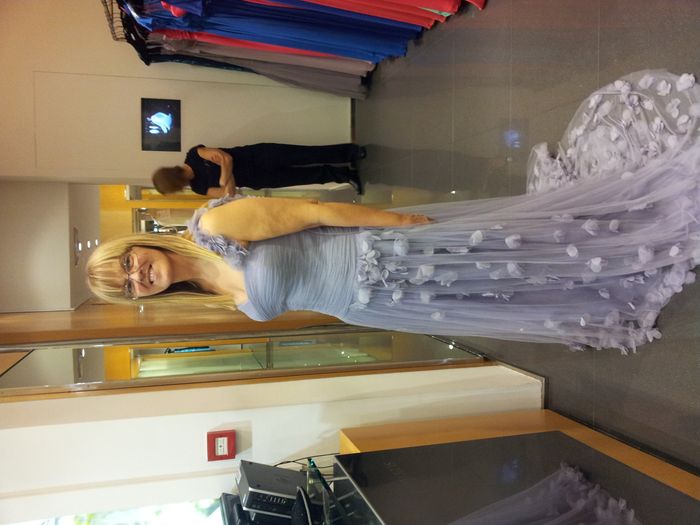 mi mami cn su super vestido!!