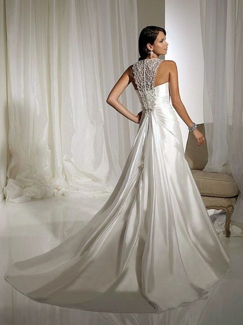 VESTIDOS POR DELANTE Y DETRAS