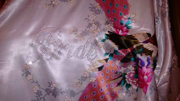 Bata con letras "Bride" 2