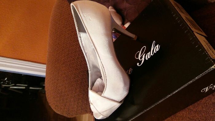 Tengo los zapatos ????? - 1