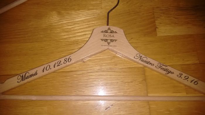 Percha para testigo especial