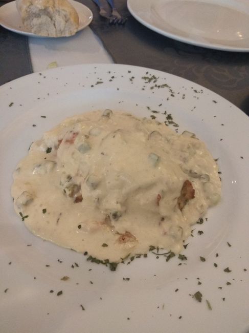 Lubina rellena de gambas y trigueros