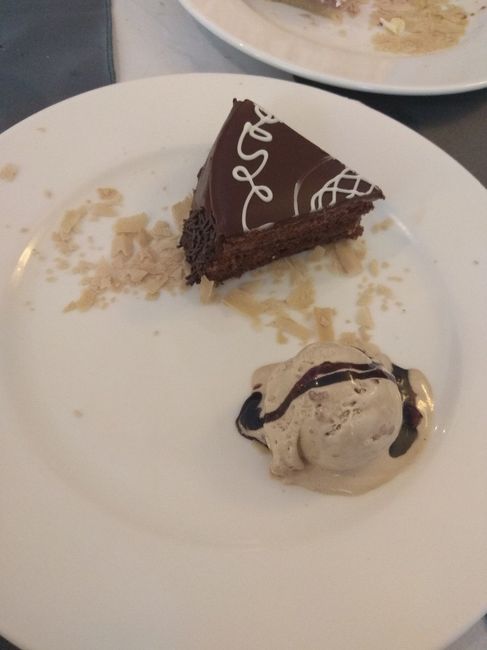 Tarta Sacher con helado de vainilla