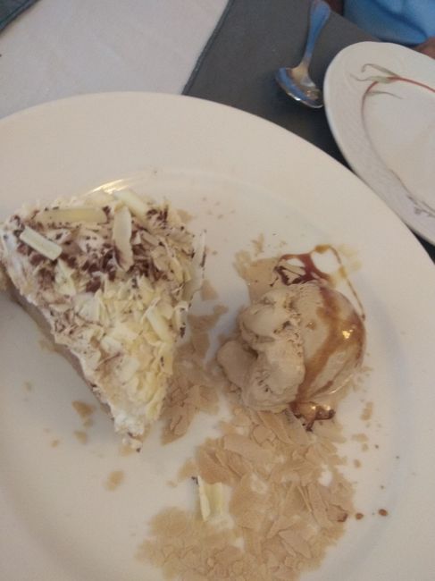 Tarta selva blanca con helado de turrón