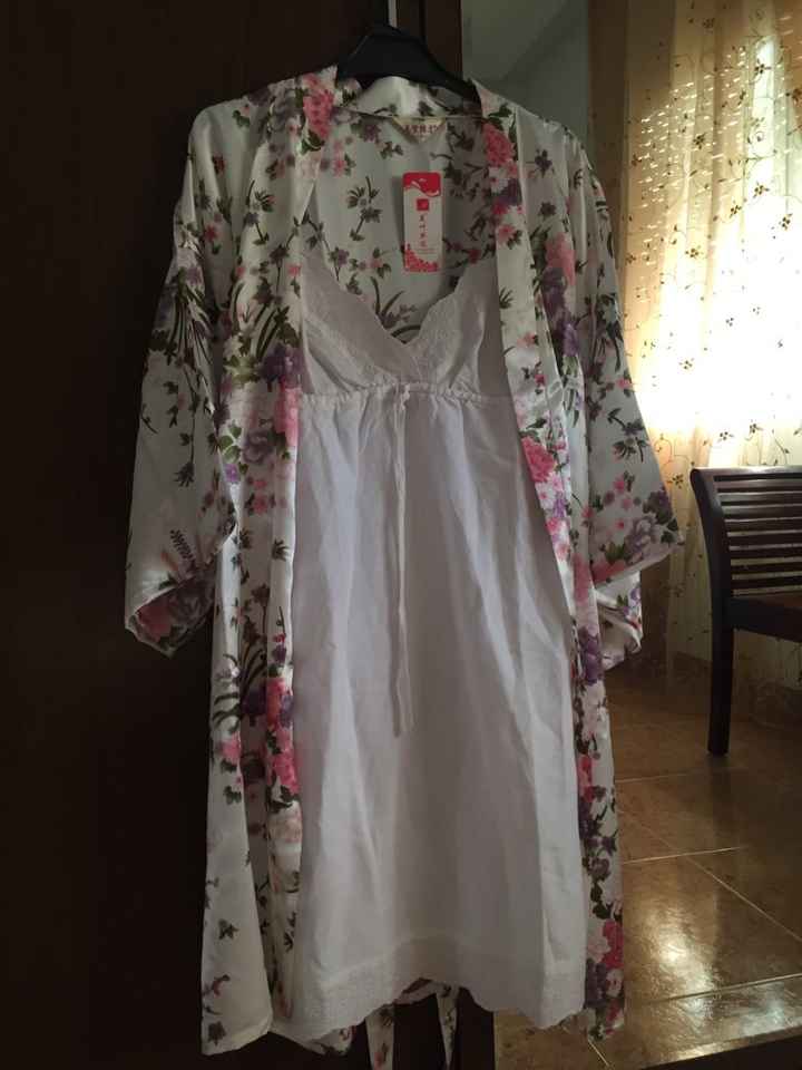 Ropita para mientras me cambio! - 1