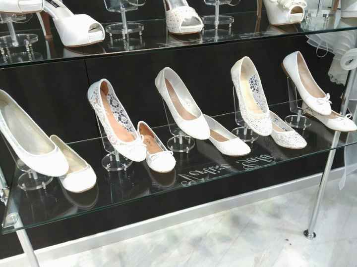 Zapatos planos y económicos - 1