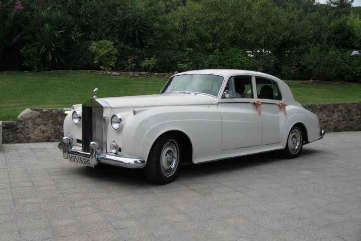 Roll Royce silver cloud 2: El regalo de bodas que me hizo el que ya es mi marido. IV