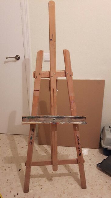 Tengo un caballete que no lo uso lo usaba de pequeña para pintar - 1
