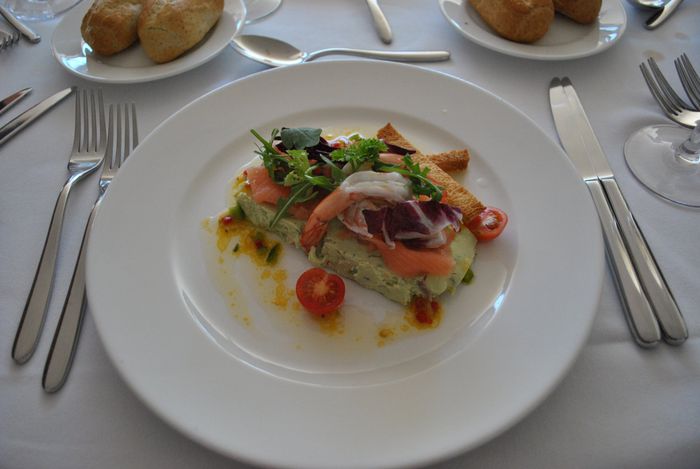 Guacamoles con salmon y langostinos