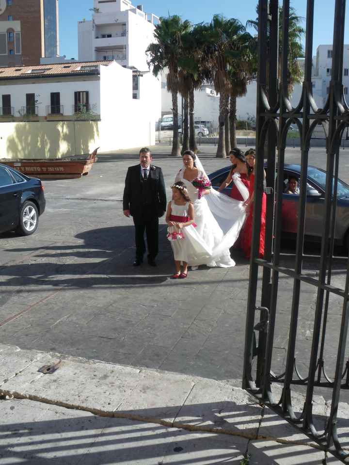 Llegando a la Iglesia.