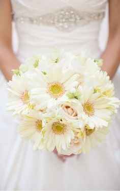 Destalles para una boda de color amarillo