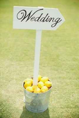 Destalles para una boda de color amarillo