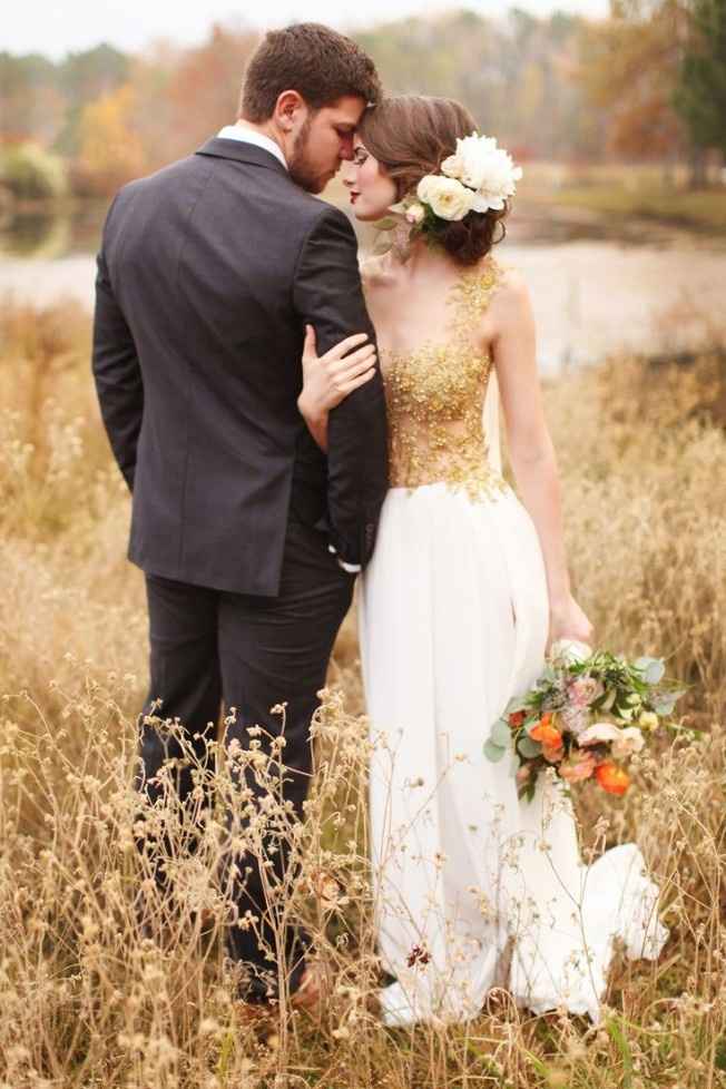 Detalles de boda de color dorado