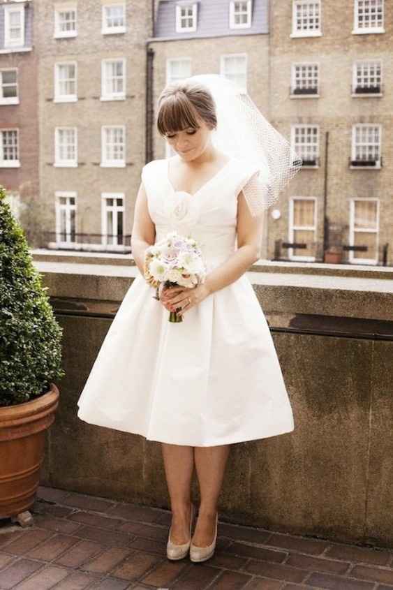 2. Top 10 vestidos cortos para novia 