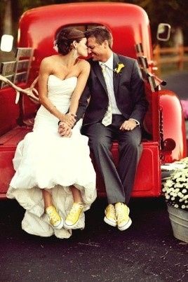 Bodas de colores: amarillo. 18