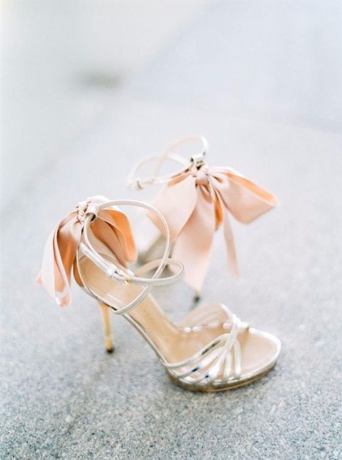 zapatos dorados 