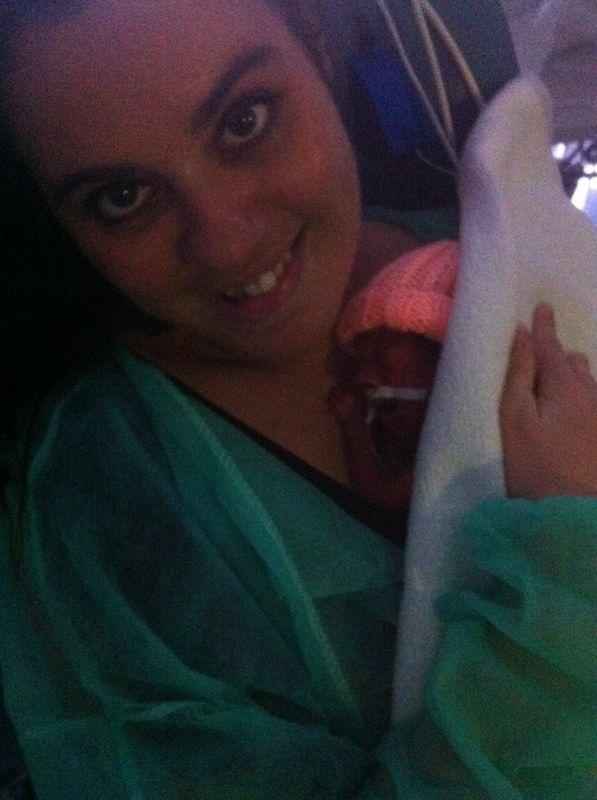 Adrián con mamá