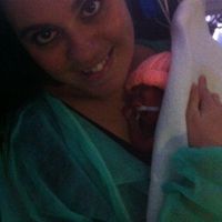 Adrián con mamá