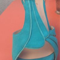 Necesito encontrar unos zapatos azules - 1