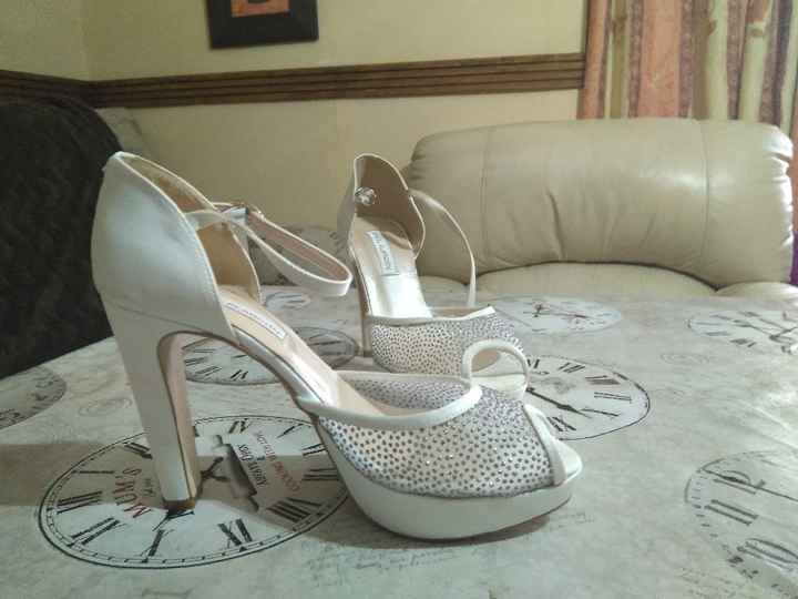 Los zapatos de ángel alarcon