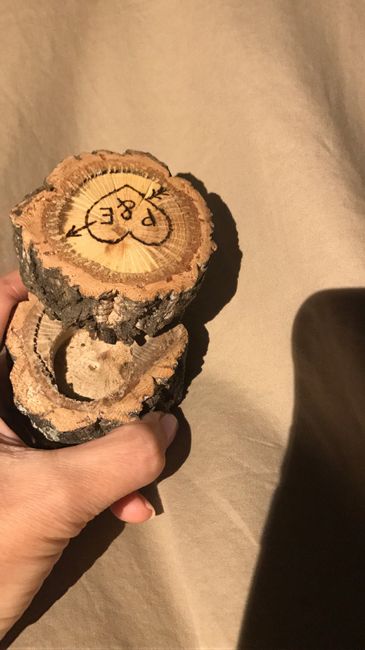 Porta alianzas de madera. ¿Cuál te gusta? - 1