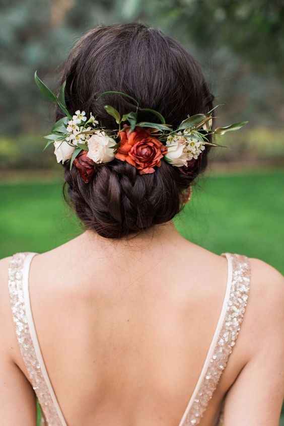 Tocado con flores