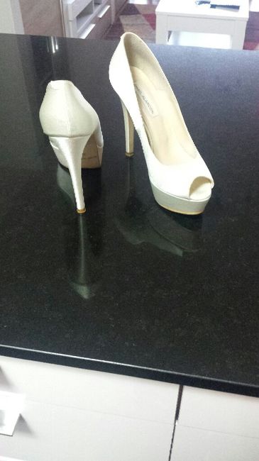 Que os parece llevar los zapatos de mi mejor amiga me los a regalado - 2