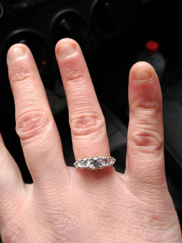 ¿Nos enseñas tu anillo de compromiso? - 1