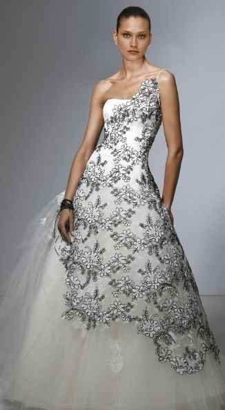 329-vestido-de-novia-con-bordado-a-color