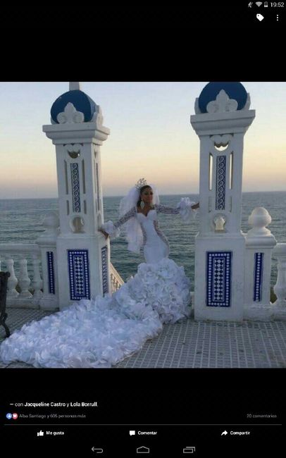Vestido hecho por modista o tienda - 1