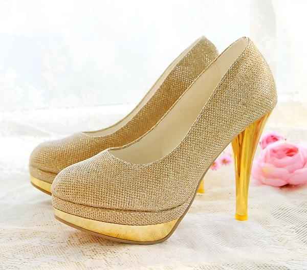 zapatos dorados