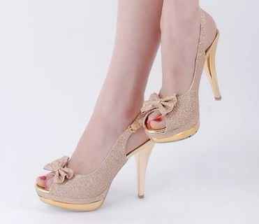Zapatos dorados con rosa!