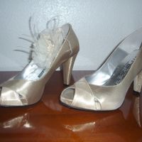Mis zapatos y mi tocado