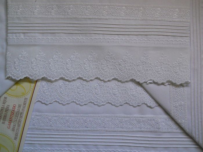 detalle del bordado de las sabanas