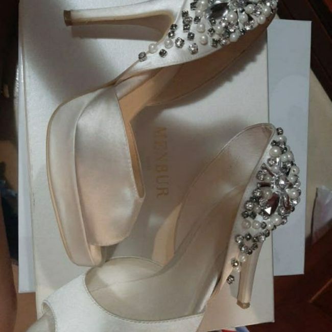Zapatos novia con pedrería 1