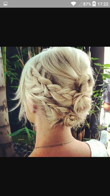 Que peinado me pega con el vestido? me gustaria ver fotos de moños con trenzas - 1