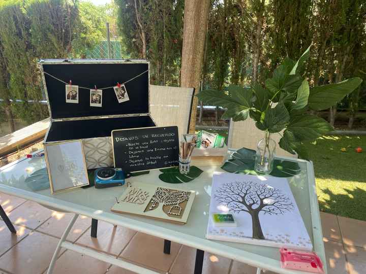 Mesa de recuerdos/firmas … - 1