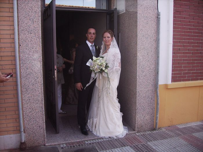 con mi hermano saliendo de casa