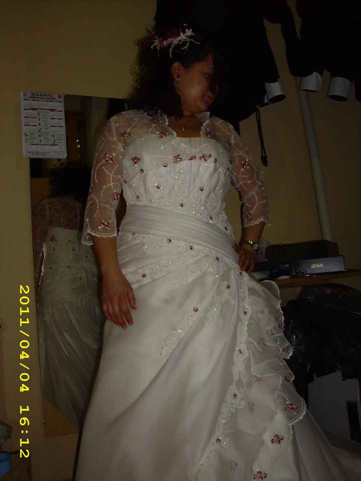 Mi vestido con mis toques personales.