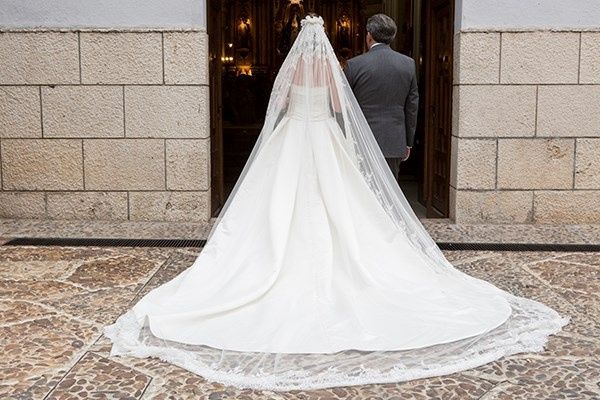 Mi vestido por detrás