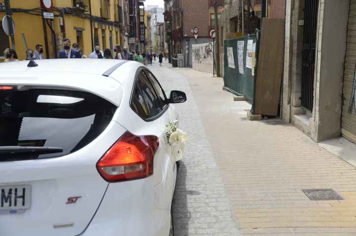 flores en el coche del novio - 1